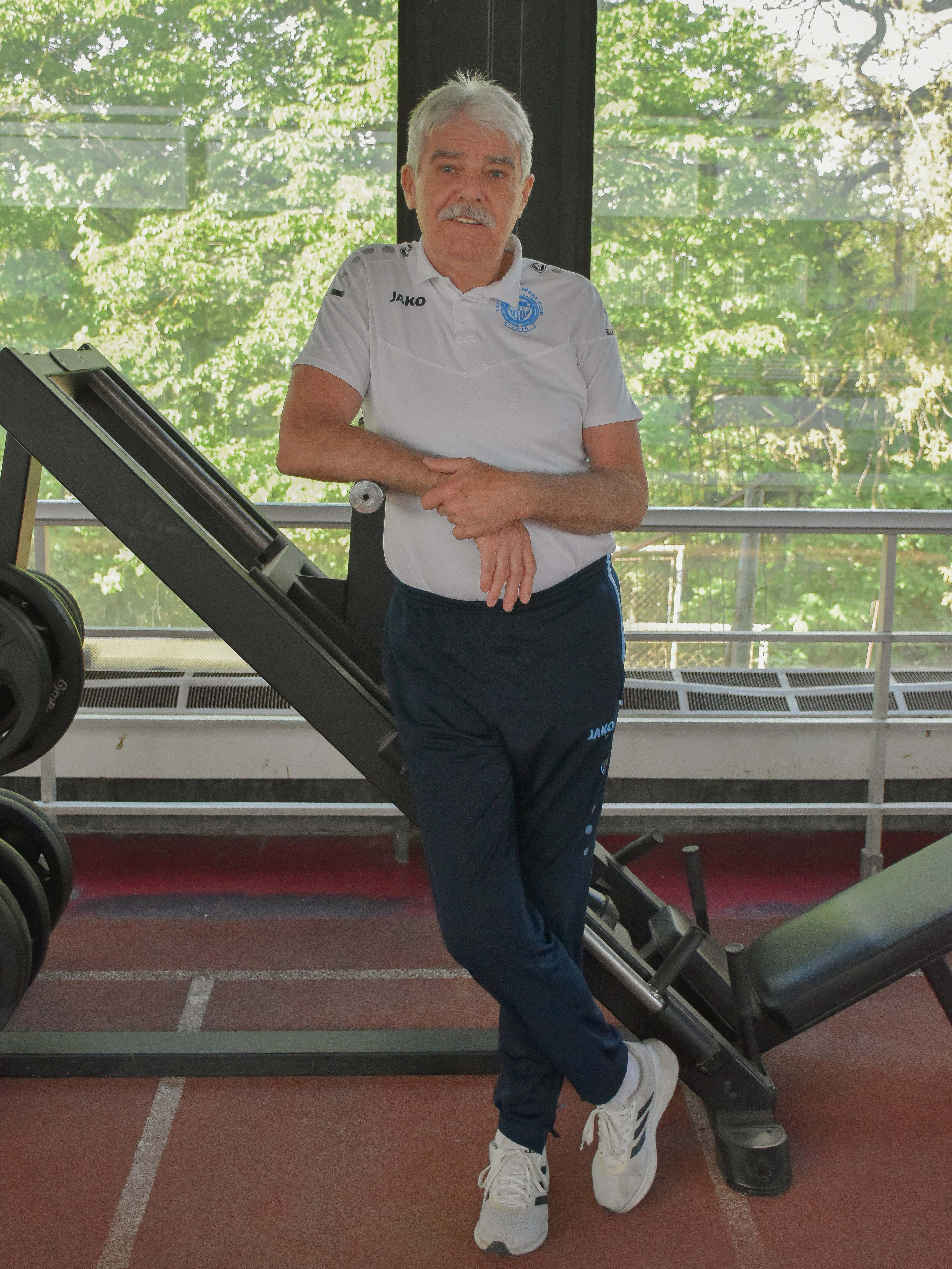 Henyecz László